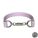 Collier ADORA en cuir vegan lavande — Sur mesure avec texte personnalisable en option