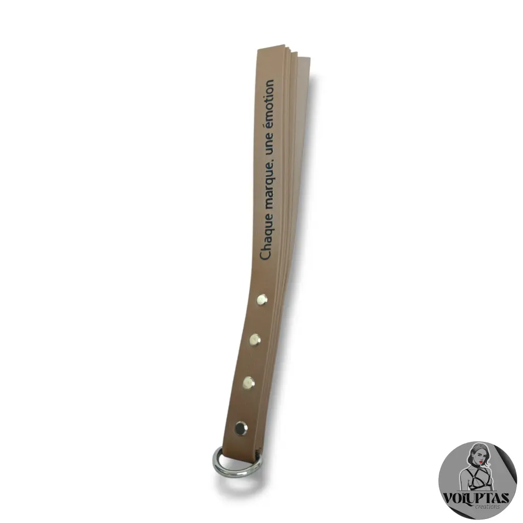 Slapper FERULA avec 5 bandes de cuir vegan marron foncé — Texte en option personnalisable (+couleur au choix)