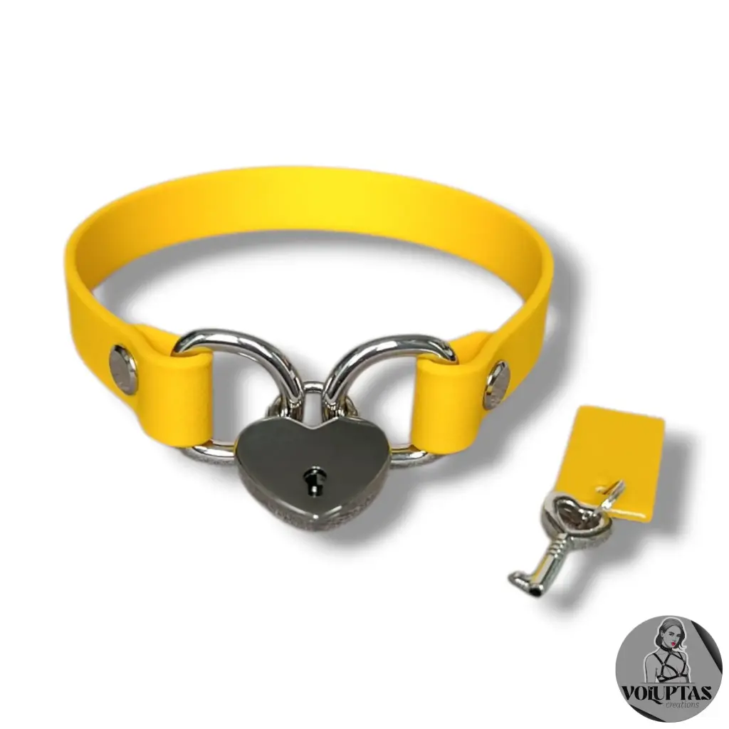 Collier AMARA en cuir vegan jaune tournesol avec cadenas — Sur mesure avec texte personnalisable en option - 16 ou 25mm de largeur