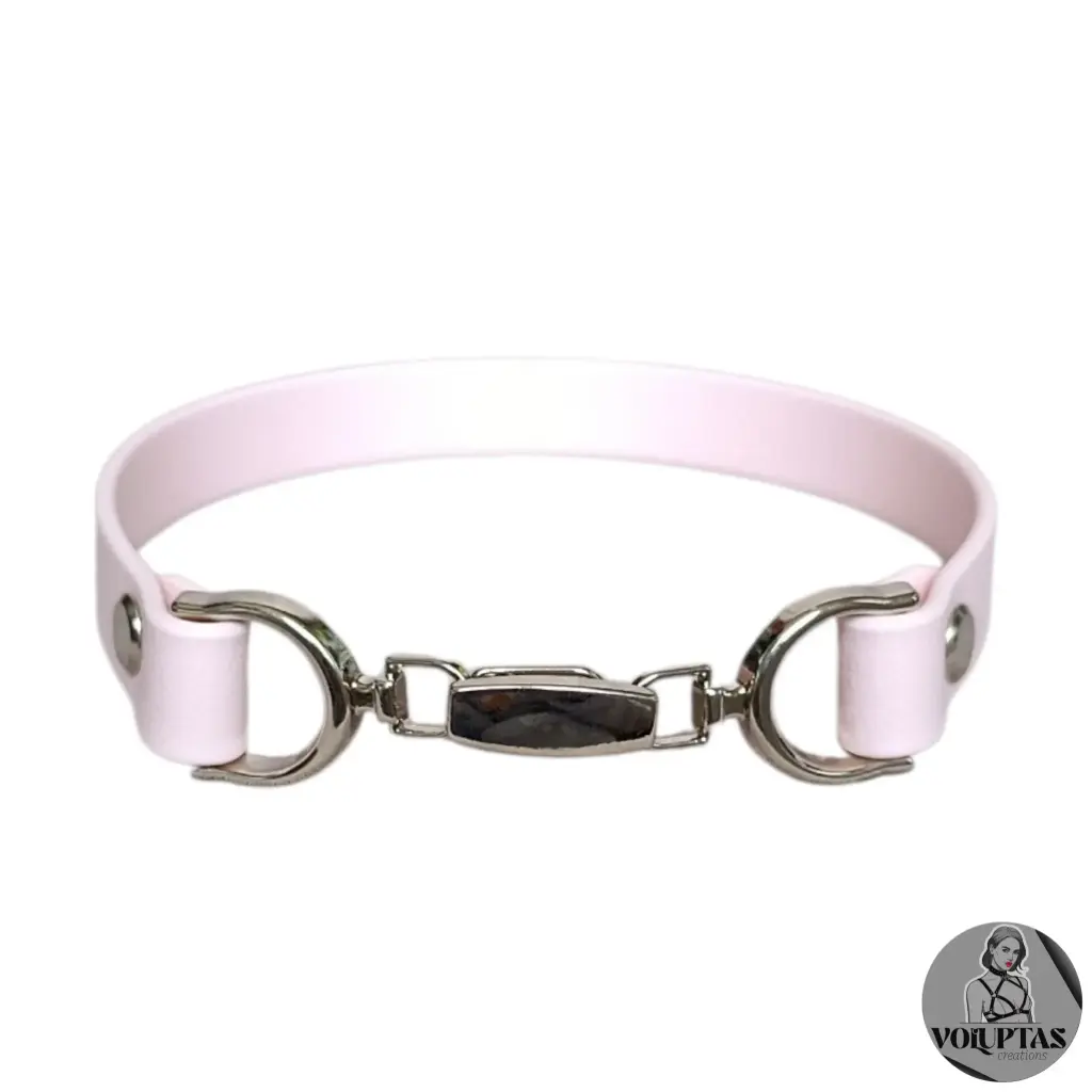 Collier ADORA en cuir vegan rose pastel — Sur mesure avec texte personnalisable en option