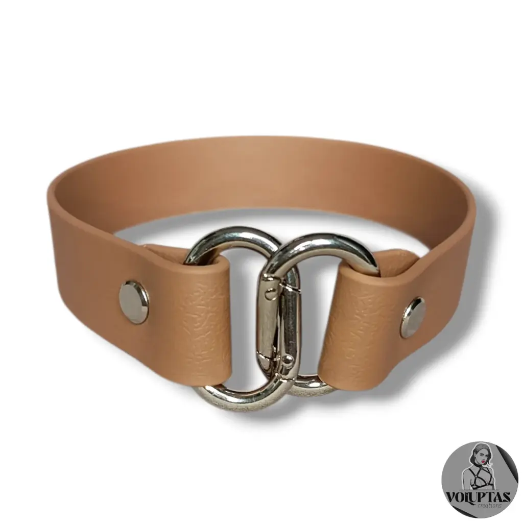 Collier NEXA en cuir vegan marron — Sur mesure avec texte personnalisable en option