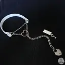 Collier étrangleur / martingale TENEXIA en cuir vegan blanc — Sur mesure avec texte personnalisable en option - 16 ou 25mm de largeur 