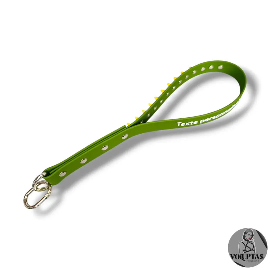 Slapper FERA avec pics en cuir vegan militaire —  Texte en option personnalisable (+couleur au choix)