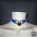 Collier AMARA en cuir vegan bleu avec cadenas & pics— Sur mesure - 16 ou 25mm de largeur 