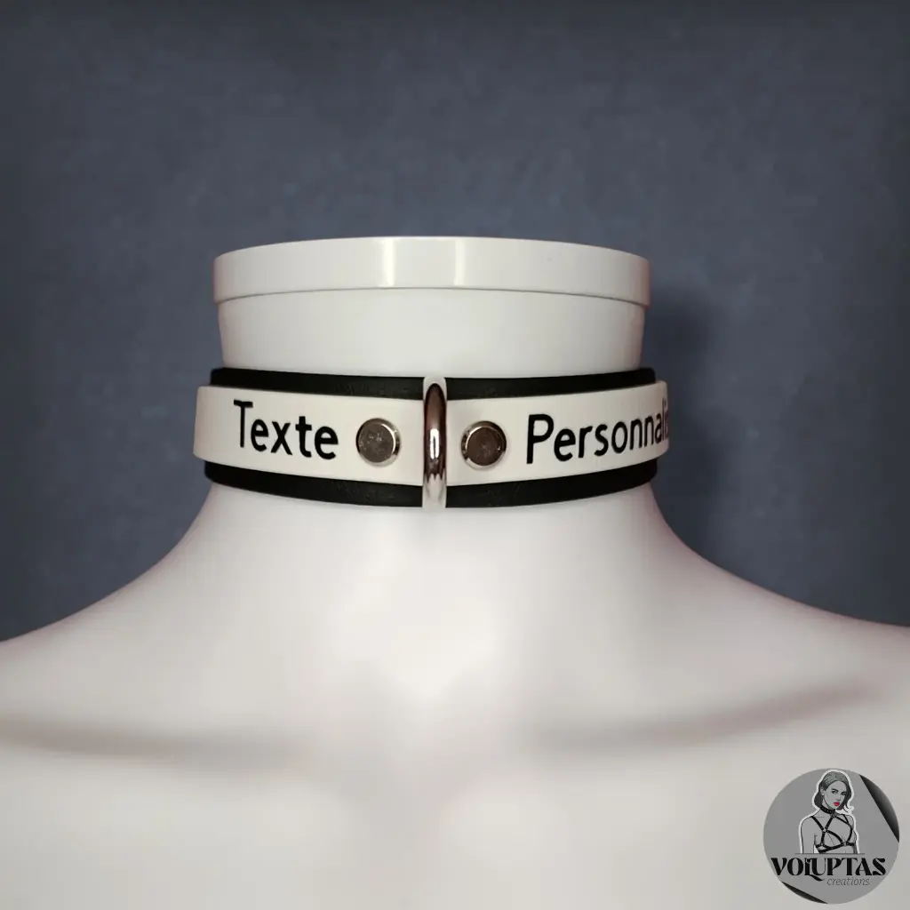 Collier DEVOTIA en cuir vegan noir & blanc — Texte personnalisable en option 